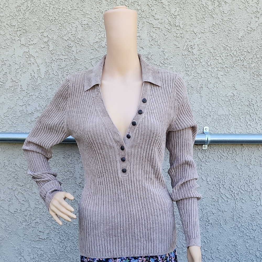 White House Black Market HENLEY Tan V-Neck Sweater